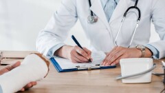 5 млн теңге жәрдемақы, пайызы аз несие. Ауыл дәрігерлеріне тағы қандай қолдау бар?