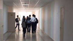 Алматы облысындағы ауылда оқушылар акт залында білім алуға мәжбүр