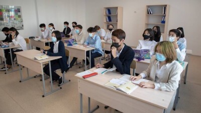 Алматы мен Нұр-Сұлтанда оқушылар мен студенттер қашықтан оқуға көшірілді