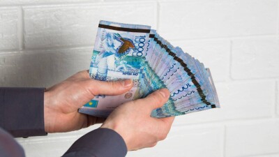 Шымкентте мұғалімді жұмысқа тұрғызу үшін ақша алған әйел ұсталды