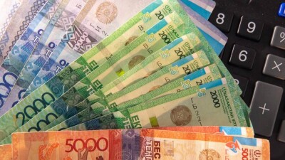 "408 150 теңге қолдан жасалған". Жалған ақшаны қалай анықтауға болады?