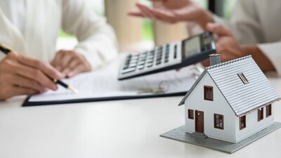 Сенат депутаты халыққа қолжетімсіз ипотекалық бағдарламаларды сынға алды