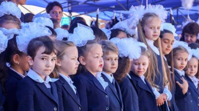 "Мектепті шармен безендіруге болмайды". Биыл алғашқы қоңырау қалай өтеді?