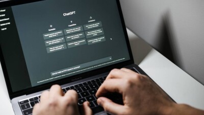 ChatGPT: Жасанды интеллект адам еңбегін алмастыра ала ма?
