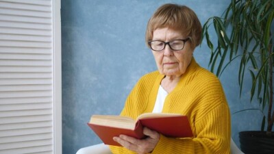 "Зейнет жасында ағылшынша оқып бастағандар бар". Ұзақ өмір сүрудің құпиясы не?