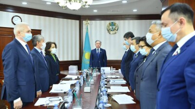 Мәжіліс депутаттары қайғылы оқиғада қаза тапқандарды бір минуттық үнсіздікпен еске алды