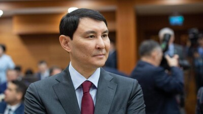 "Бір тиын да алмадым". Қаржы министрі зейнетақы жинағын ерте шешіп алмауға кеңес берді