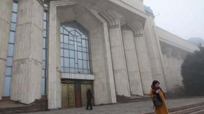 Алматыда музей қызметкерлері жаралы курстанттар мен полицейлерді қалай құтқарды?
