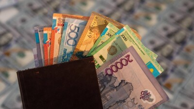 Қазақстандағы 51 халық әртісінің 44-інің жалақысы 8848 теңгеге артады