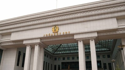 Мәжіліс депутаты: Сот органдары жабық мекемеге айналып кеткен