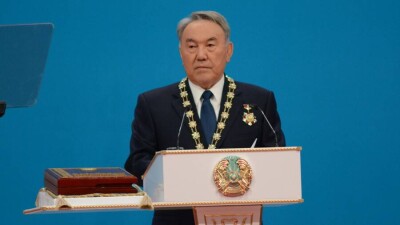Мәжіліс депутаттары Тұңғыш президент күнін мемлекеттік мерекелер қатарынан алып тастауды ұсынды