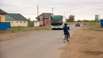 "Күнде таксимен жүретіндей миллионер емеспіз". Петропавл іргесіндегі ауылда қоғамдық автобус жоқ