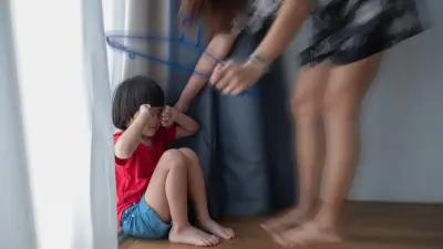 "Ана ашуын ұрудан алады". Тоқсаныншы жылдардың балалары неге қатігез әке-шешеге айналды