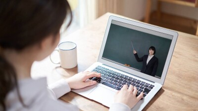 2023 жылы Coursera, EdX курстары қазақ тіліне аударылады