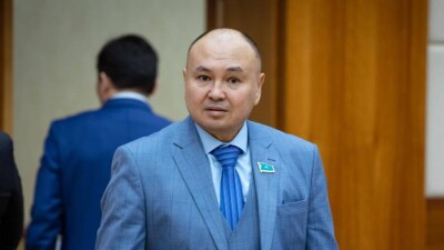 Ерлан Саиров: Лауазымды саяси қызметке кадрды өңірлерден тарту керек