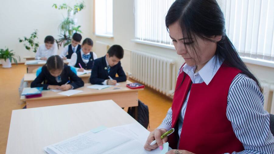 Аймағамбетов: Мұғалімдер күніне екі-ақ құжат толтыруы керек