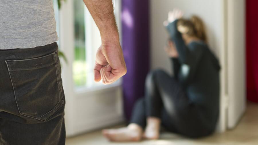 Әйелін соққыға жыққан адамға қылмыстық іс қозғала ма?