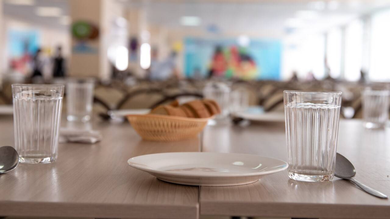 "Аспаздар жұмыс істеуден бас тартып отыр". Павлодарда ауруханада жатқан науқастарды тамақтандыру тоқтатылуы мүмкін