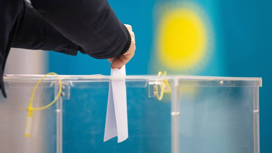 Әкім, декан, директор. Үш облыстың сенат депутаты кімдер болады?