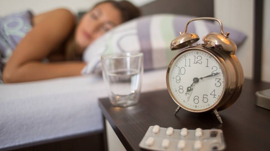 Ұйқы алдында қандай дәрі ішуге болмайды? Дәрігер кеңесі