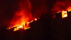Склад горит в Алматы, тушением руководит глава ДЧС
