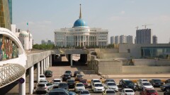 "Исключить злой умысел". Почему полицейские проверяют астанчан у мостов близ Дома министерств