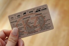 Сдающие на права в спецЦОНе Алматы вынуждены занимать очередь в пять утра