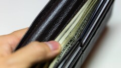 Житель Тараза ограбил собственную фирму из-за долгов по спортивным ставкам
