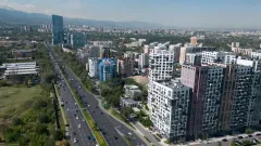 "Трубы валяются вдоль дорог неделями". Аким Алматы дал поручения по благоустройству города