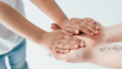 Иностранцам запретили усыновлять детей в Китае