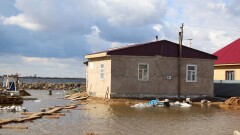 "Обстановка стабильно сложная". В Казахстане затопило более 1500 домов и дач, размыло 55 участков дорог