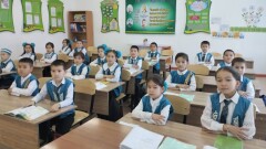 Ученики перешли на форму в национальном стиле в одной из школ Туркестана