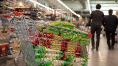 Торговым сетям должно быть выгоднее продавать казахстанскую продукцию, а не импортную – депутат