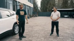Президент Кыргызстана подарил туристу автомобиль в благодарность за уборку мусора на Иссык-Куле