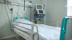 Автобус с пассажирами опрокинулся в Актюбинской области: двух пострадавших госпитализировали