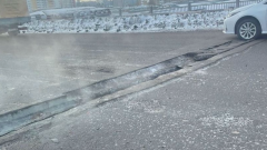 Мост на шоссе Алаш в Астане треснул по шву, участок перекрыли