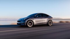 Неуправляемая Tesla насмерть сбила двух человек в Китае 