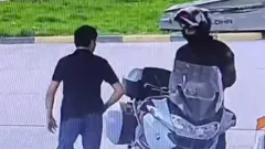 Мотоциклиста ударили ножом на АЗС в Мерке: пострадавшего выписали из больницы, но продолжают охранять