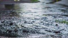 На проспекте Рыскулова в Алматы ликвидировали последствия порыва на тепломагистрали