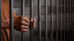 Гибель детей от сиропа "Док-1 Макс" в Узбекистане: экс-главу облздрава задержали
