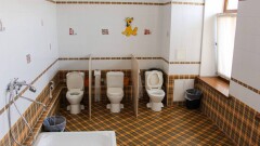 Конкурс на фото худшего школьного туалета объявили в Казахстане