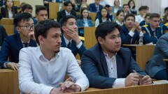 Выпускники каких казахстанских школ смогли получить больше всего грантов