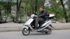 Как мопедистам Алматы получить водительские права