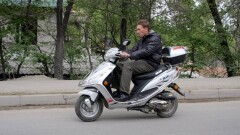 Новые требования к мопедам в Казахстане: Токаев подписал закон