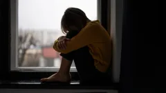 Учитель получил пожизненное заключение за изнасилование школьницы в Семее