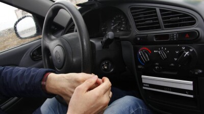 Не застрахованных в ОСМС казахстанцев могут ограничить в праве водить автомобиль