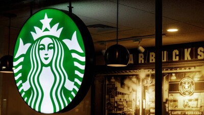 Starbucks запретит посетителям находиться в кофейнях без покупки их продуктов