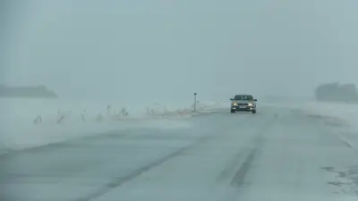 Какие участки трасс закрыли до утра 12 декабря в Казахстане