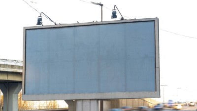 Когда начнут демонтировать рекламные баннеры букмекерских контор на улицах Алматы