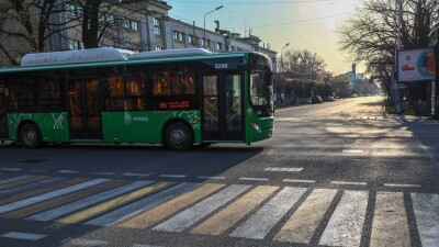 Пассажирский автобус насмерть сбил пенсионерку в Алматы